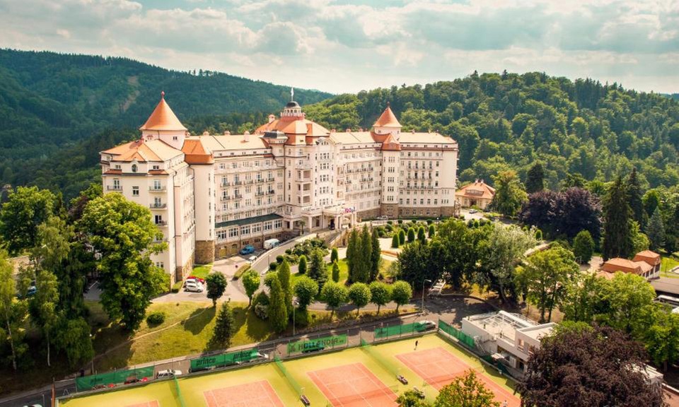 Karlsbad: Doppelzimmer mit Halbpension