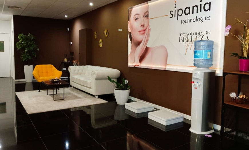 Image 2: Tratamiento reafirmante inyectado en 3 zonas del rostro para 1 persona