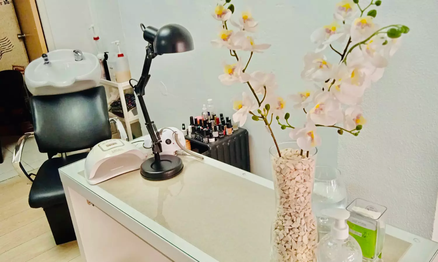 Sesión de peluquería con lavado, corte y secado con opción a color