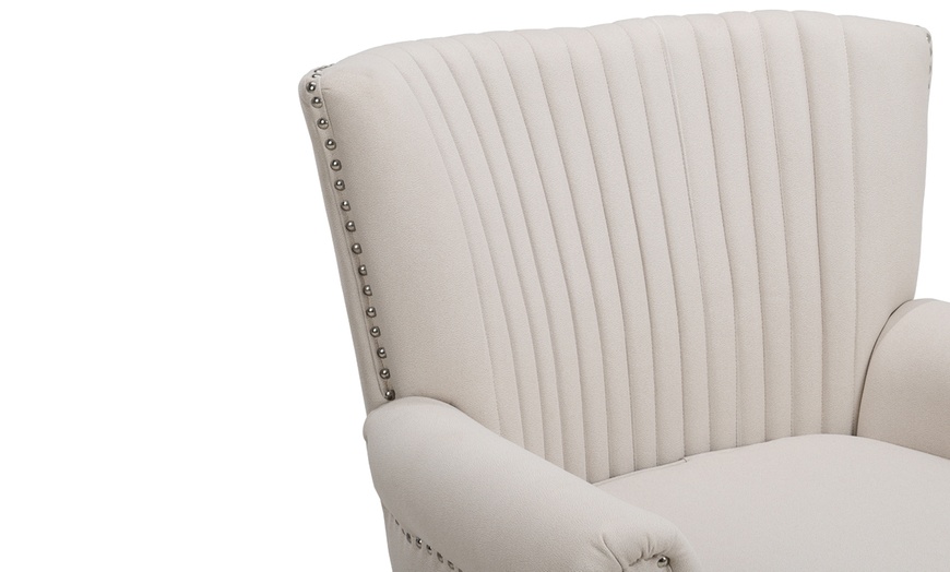 Image 3: Living And Home Elegant Tufted Upholstered Armchair