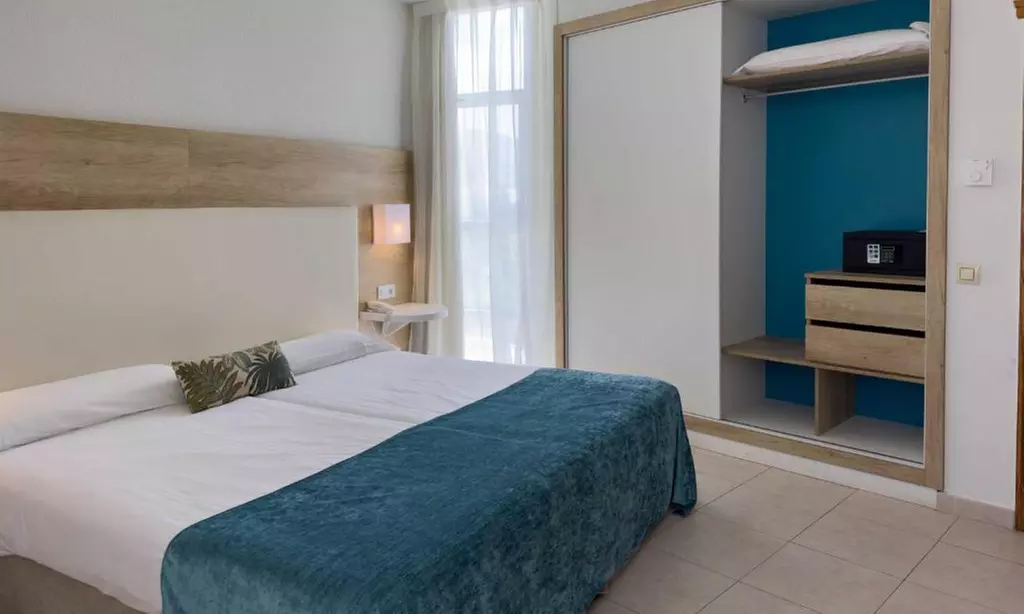 ✈ Tenerife, Estate 2026: Volo diretto più 4 o 7 notti in hotel