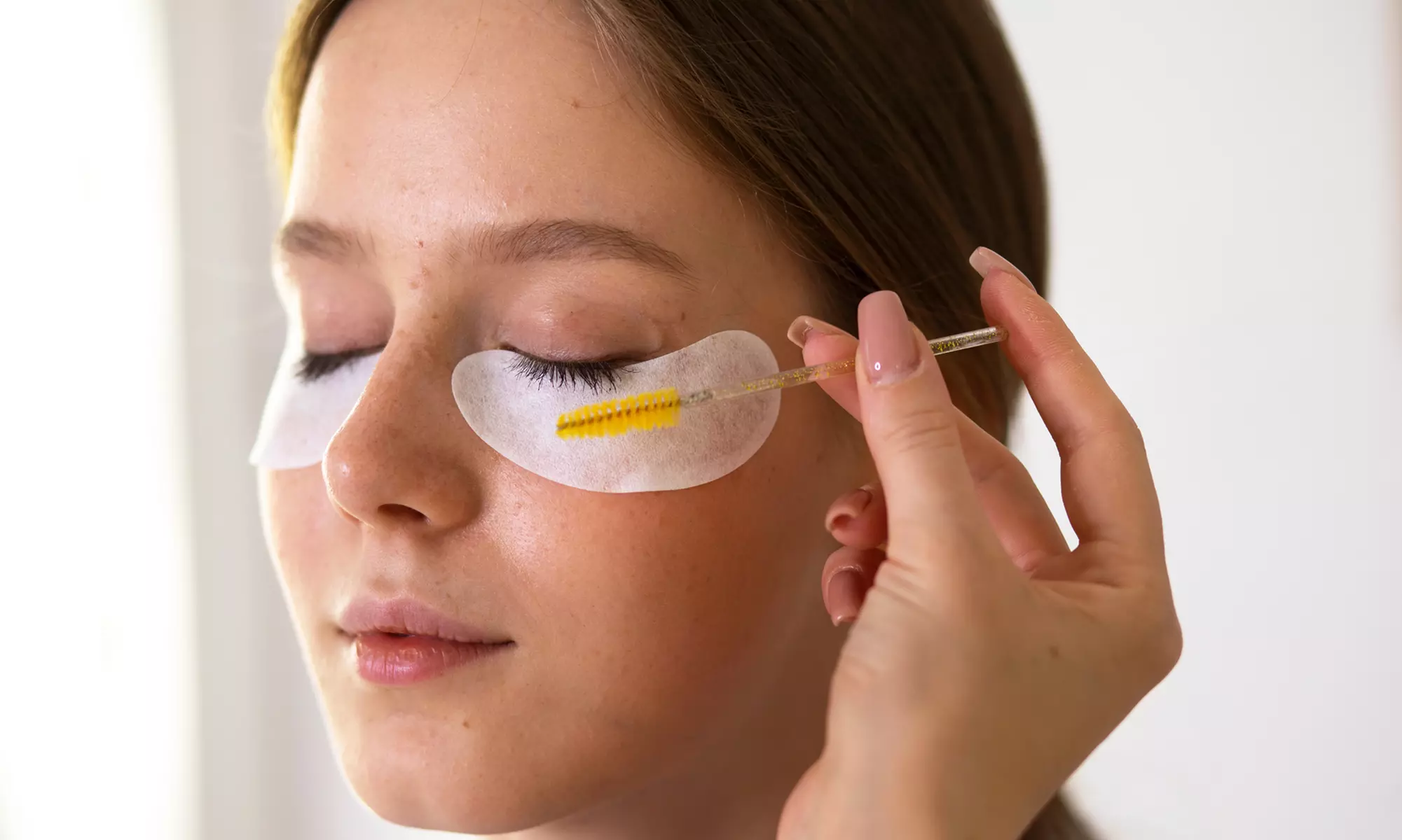 Lifting y tinte de pestañas con diseño, depilación, tinte y laminado