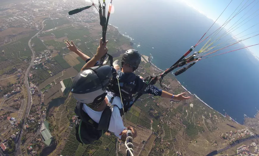 Image 3: Vuelo en parapente con duración a elegir y opción a foto para 1 