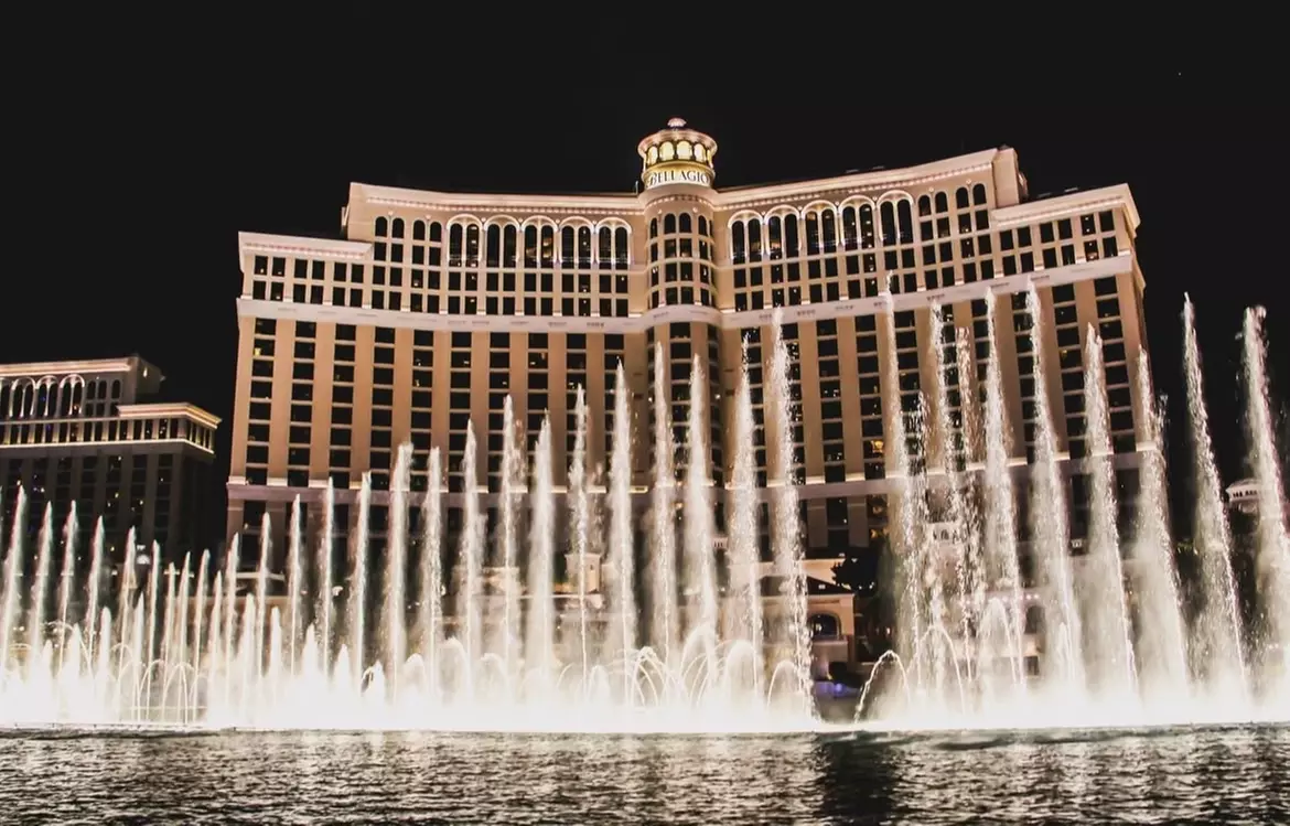 ✈ Viva Las Vegas: The Ultimate 4-Day with Air & Hotel