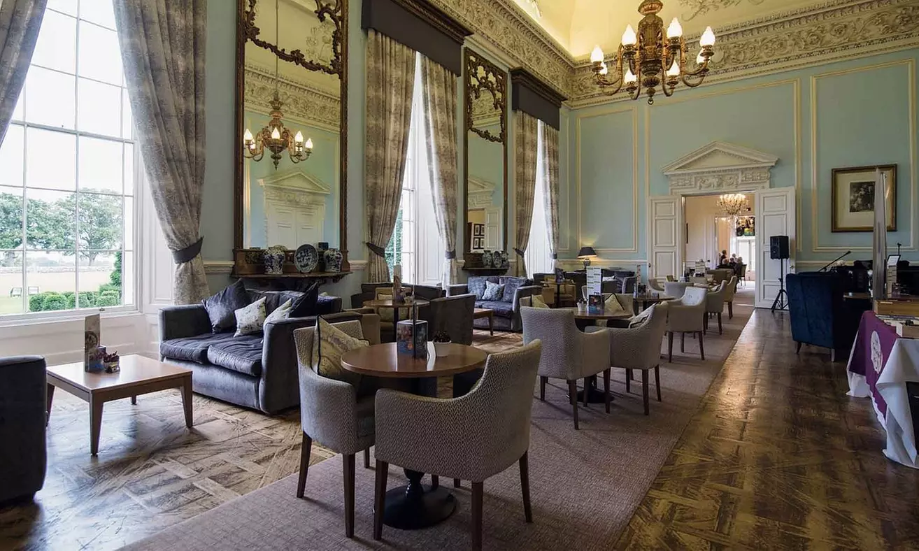 Toast the Day—Tea with Pimms or Prosecco for 1–4