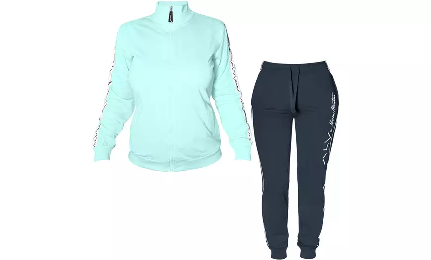 Image 9: Tuta homewear donna di Alviero Martini