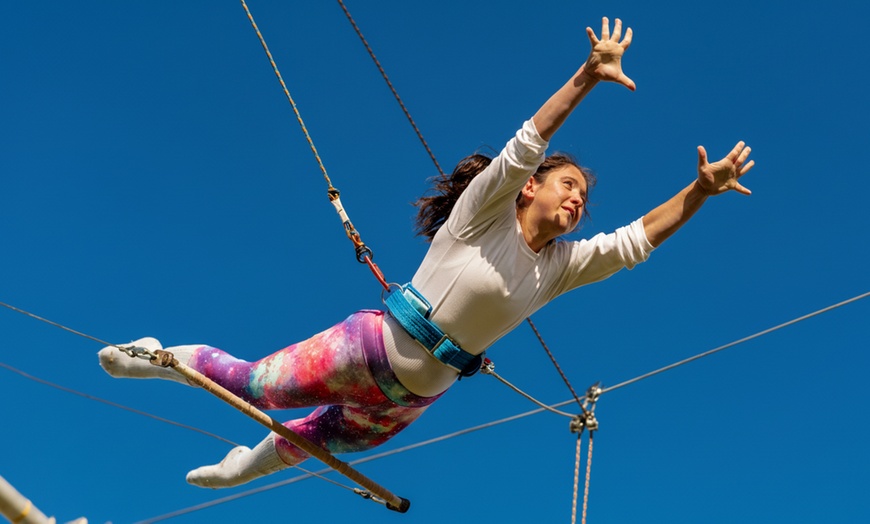 Image 1: 2-Hour Flying Trapeze Class for 1 Person or 2 People	