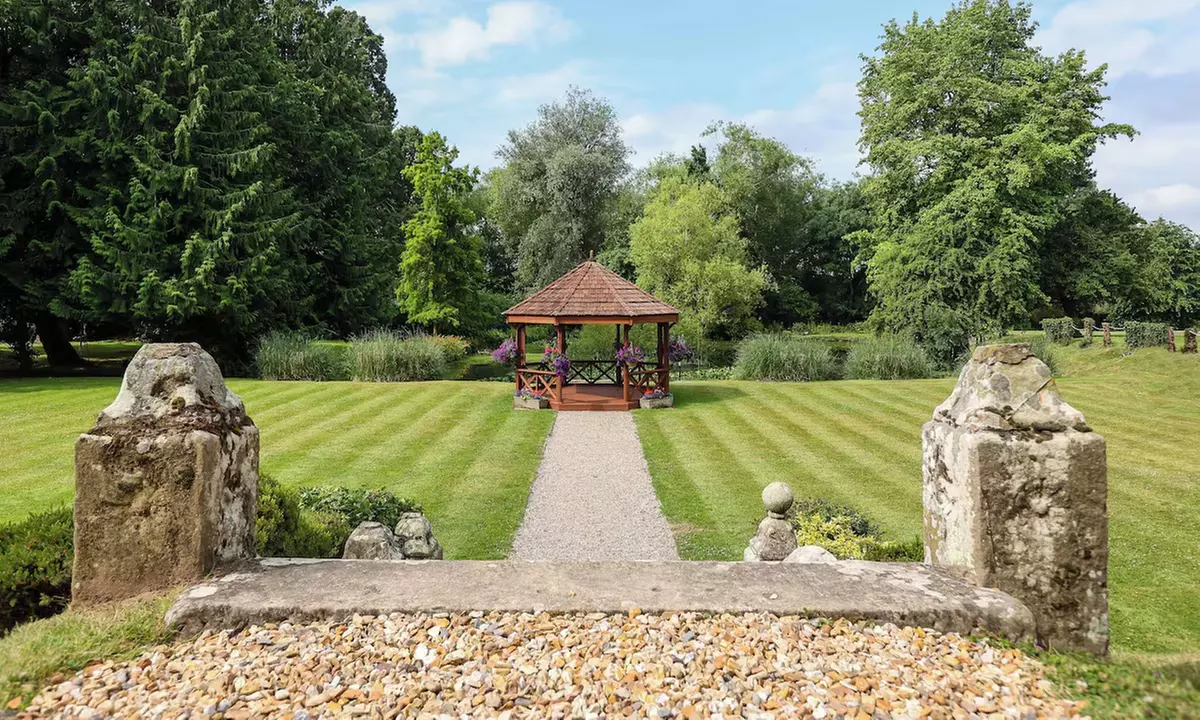 Shropshire: Classic Double Room with Breakfast