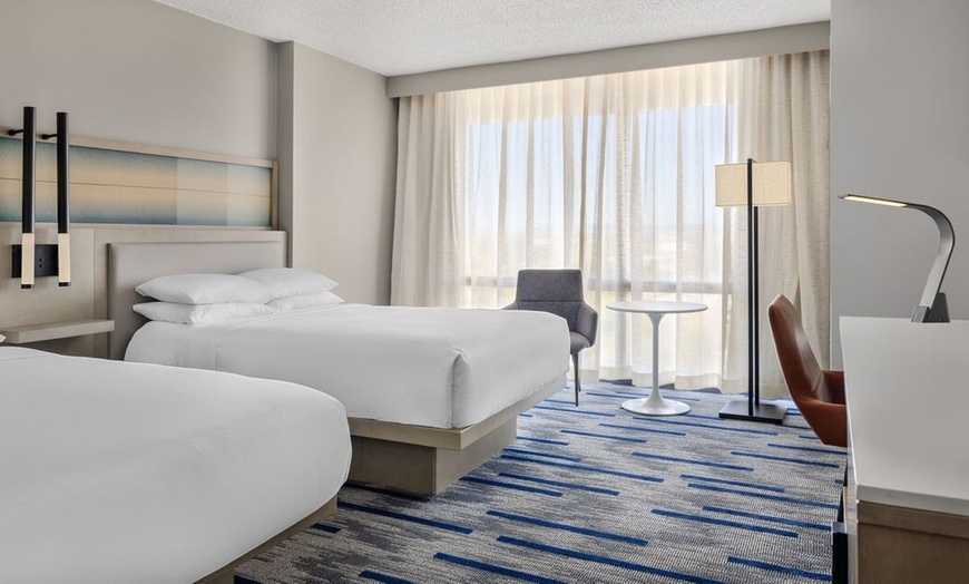 Image 10: Modern Stay with Easy Access to NYC