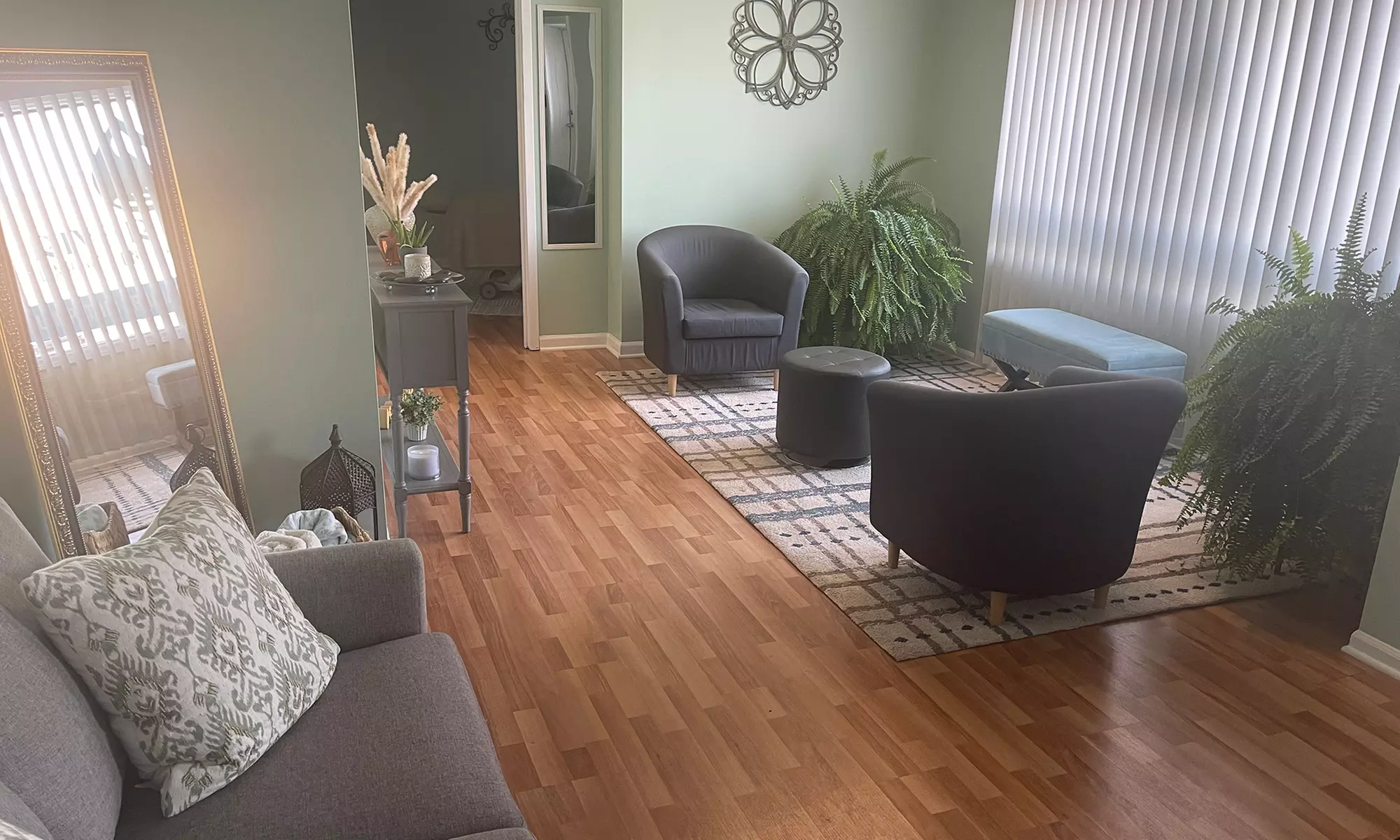 Relax with a 60 or 90 minute Deep-tissue Massage Session