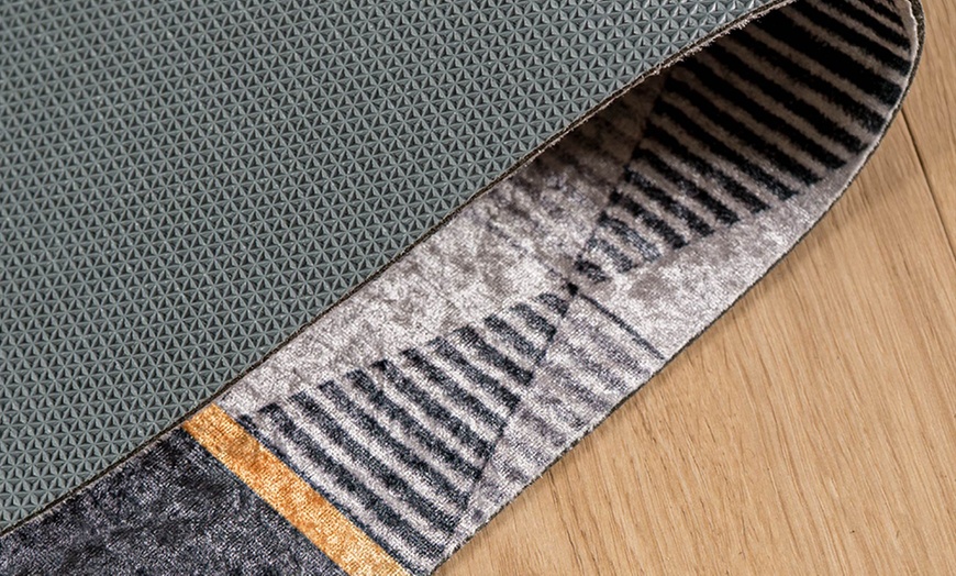Image 15: Rutschfester Teppichläufer in Samt-Optik mit geometrischen Muster