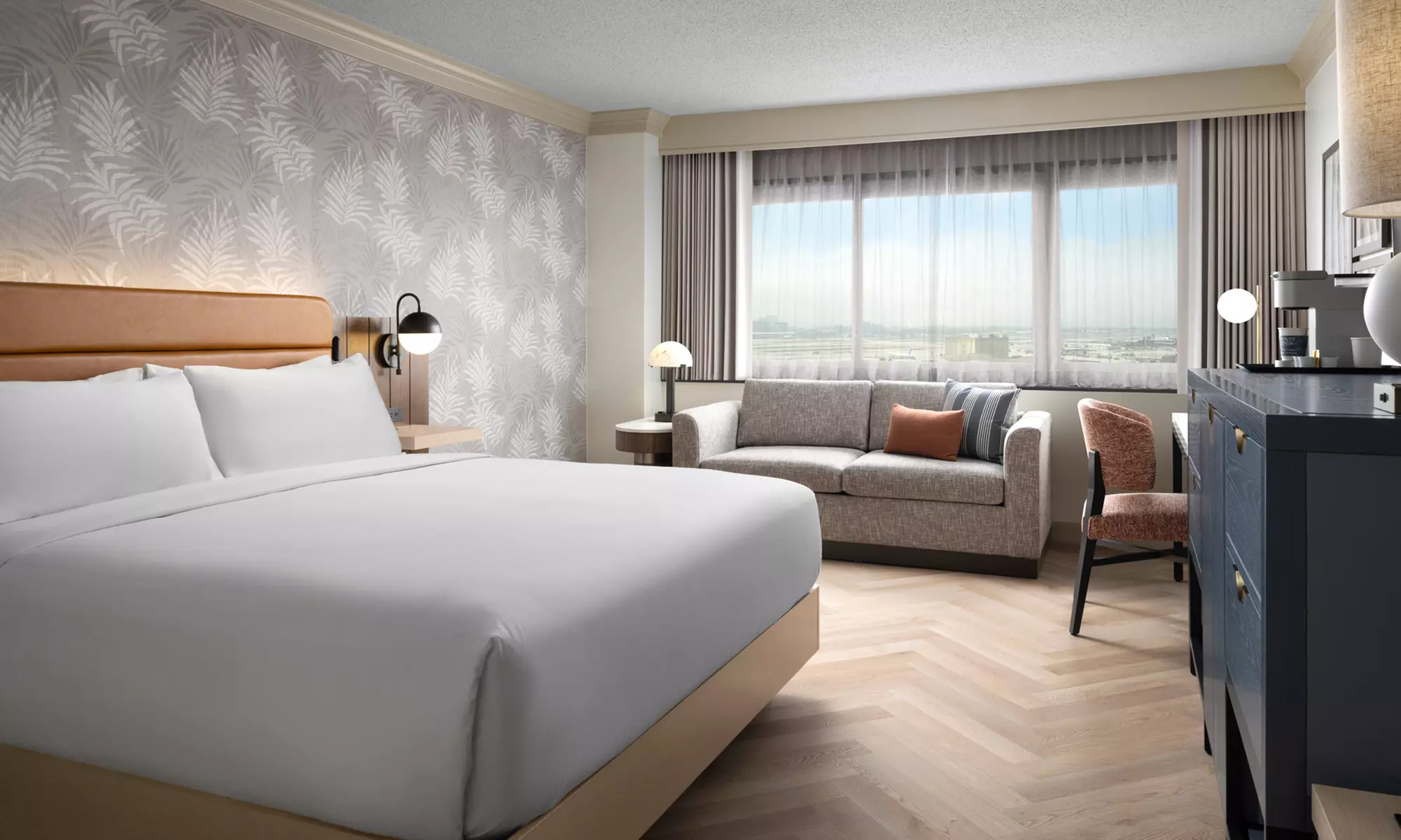 Member Pricing: 4* Hotel Near Venice Beach With Shuttle, Pool 