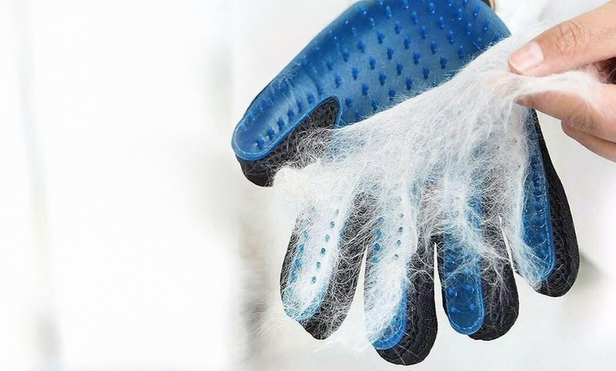 Image 1: Pet Hair Remover Glove Brush Dog Cat Grooming Massage Soft Bath Deshedding Comb