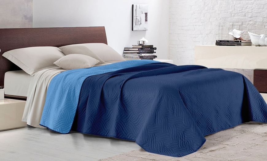 Image 3: Zweifarbig gesteppte Decke