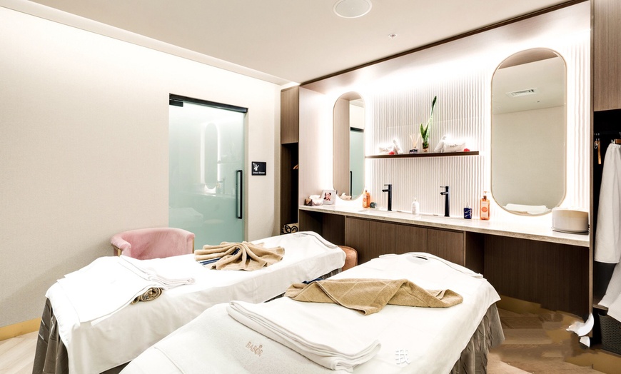 Image 2: Relax with a 70 or 90-Min Spa or Stress-Free Packages for One or Two