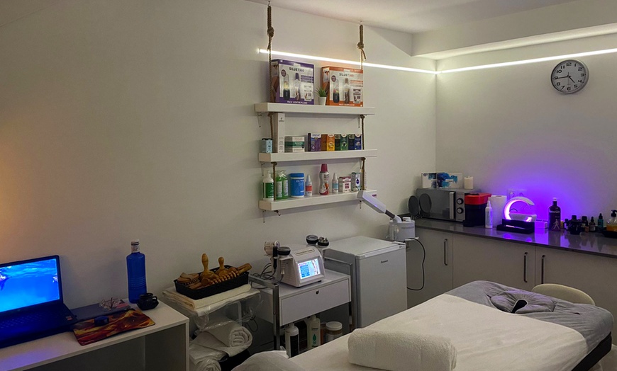 Image 2: 1 o 2 sesiones de Dermapen con opción a radiofrecuencia y mascarilla 