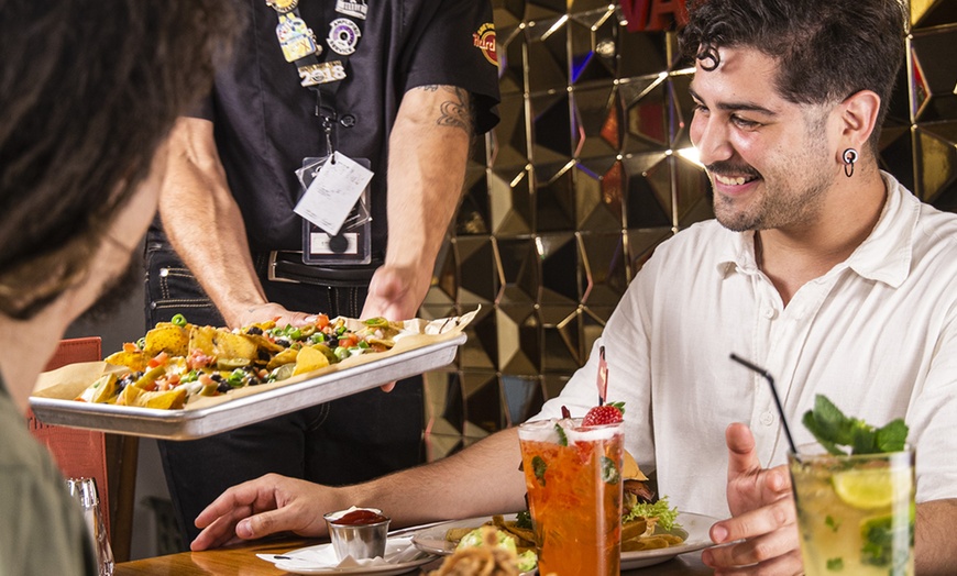 Image 2: 3 menús a elegir para 2 personas en Hard Rock Cafe Valencia