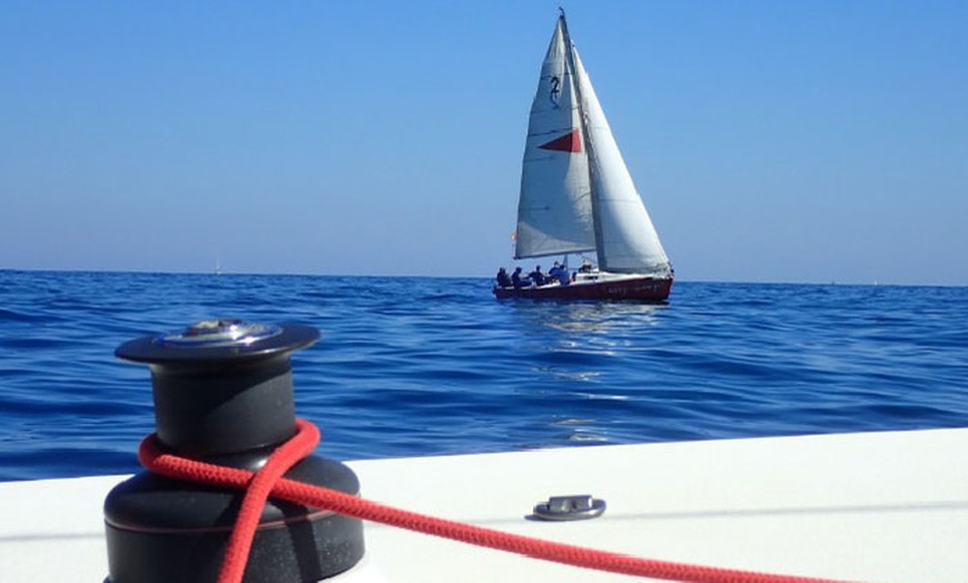 Image 7: Taller de navegación a vela por Barcelona para 1 o 2 personas