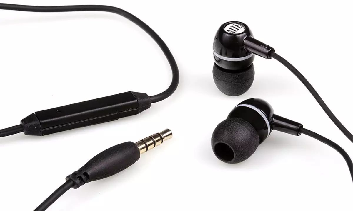 GPX Portable CD Player with 2 Sets of Earbuds (Refurbished) - Second Medium