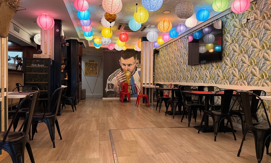 Image 3: Menú Nikkei con entrante, principal, postre y bebida