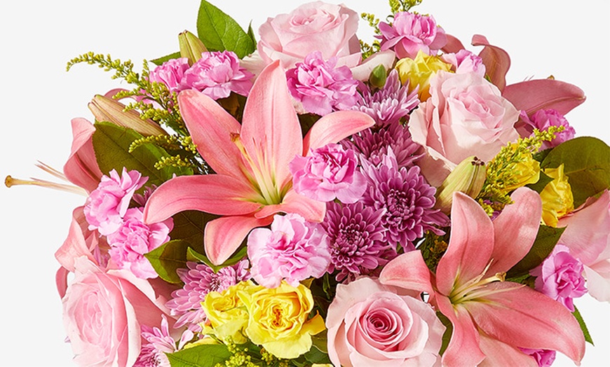 Image 6: Exclusive FTD Bouquets Deal: Fresh Hand-Delivered Flowers with Nationwide Same Day Delivery - Up to 20% Off 