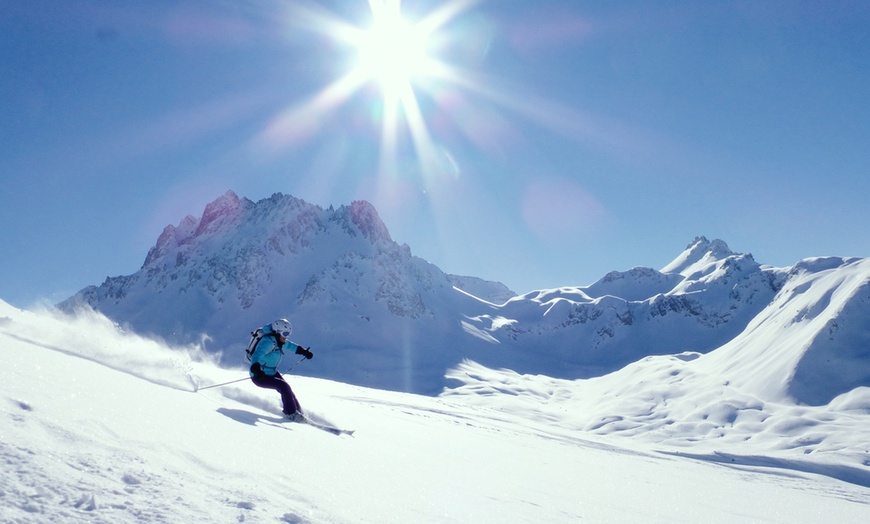 Image 8: Forfait de ski pour 1 ou 6 jours entre deux stations mythiques