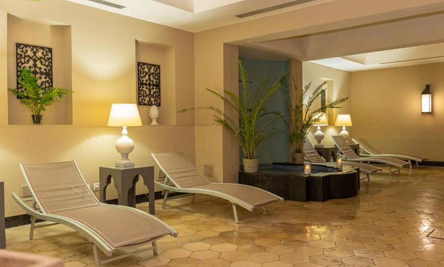 Image 12: Catania 4*: Soggiorno con colazione, mezza pensione, piscina e Spa