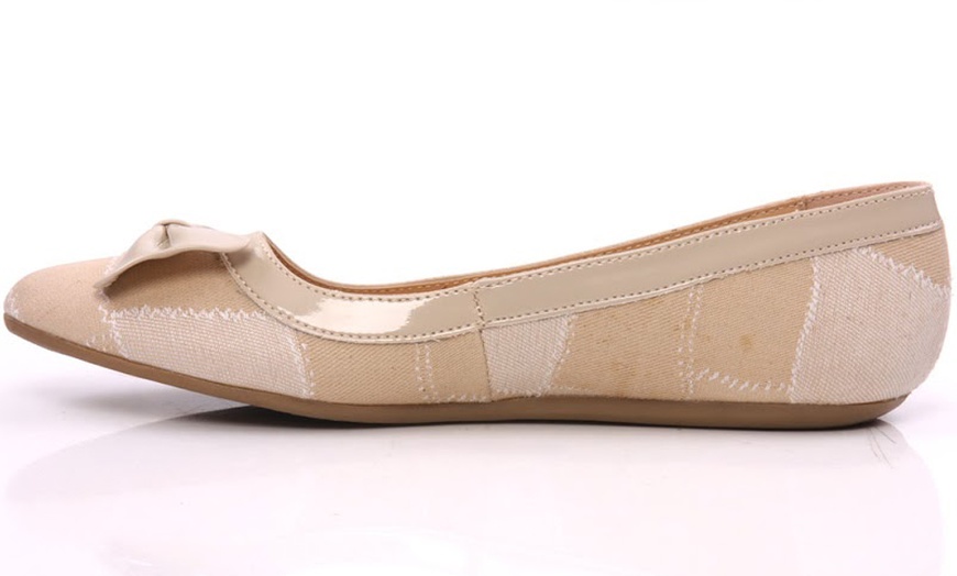 Image 17: Ladies' Flat Pumps 