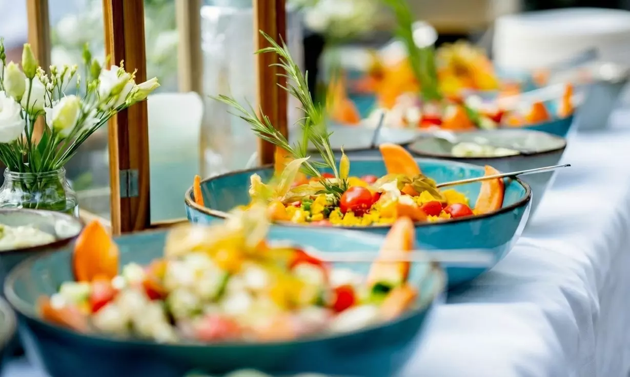 Frühstück oder Mittagessen inkl. Getränk für 1–2 Personen