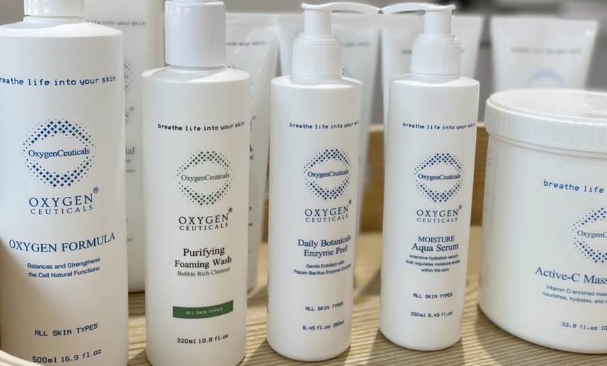 Image 3: 60-Minute Faith Hydration/Barrie or Oxygenceutical Brightening Facial