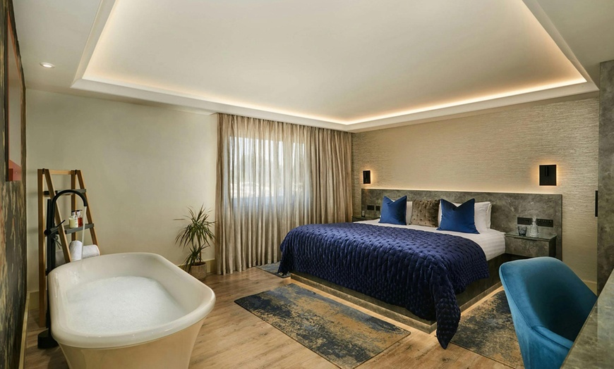 Image 4: Newport, Wales: Stay for 2 with Breakfast & Dinner