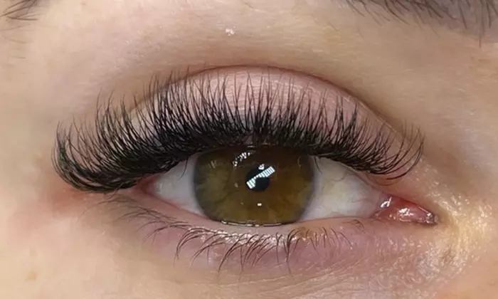 Hasta 50% de descuento en Extensiones de pestañas en Oohlalash - Primary Image