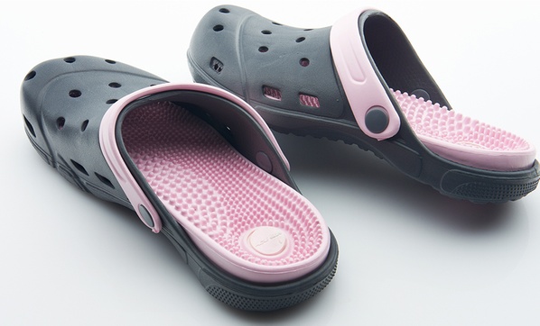 crocs r us groupon