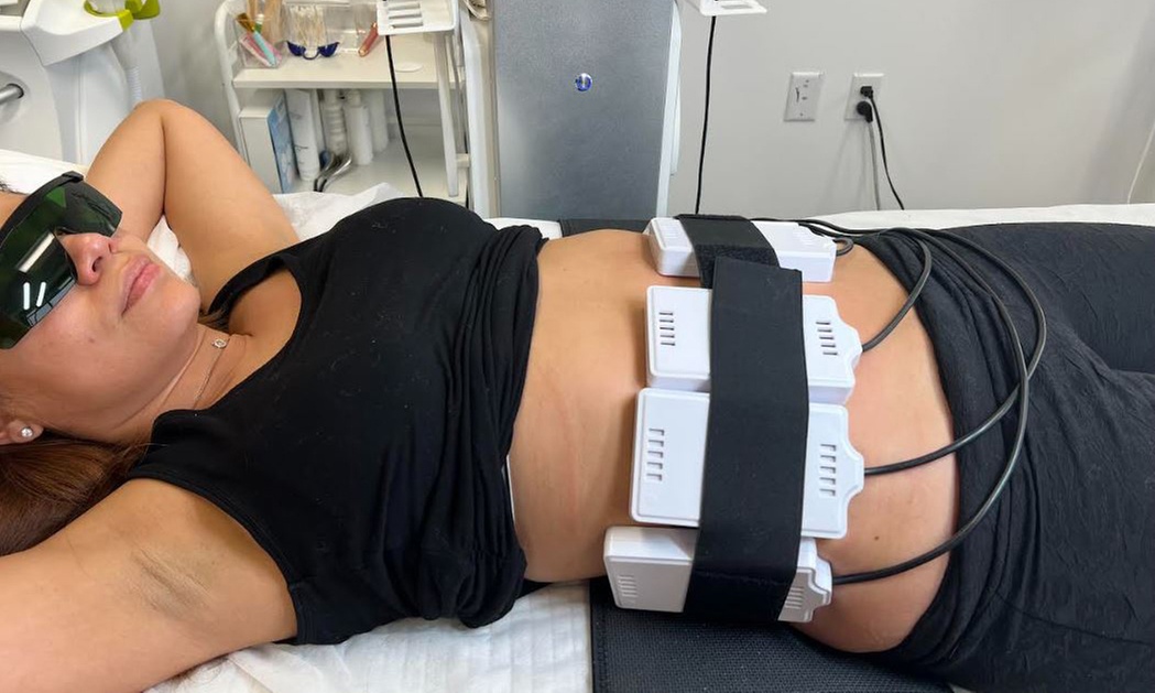 Sculpt Your Body with 2, 4, 6, or 8 Non-Invasive Laser-Lipo Sessions