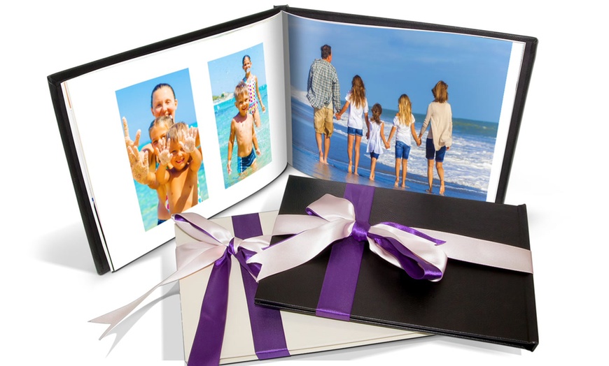 Image 1: Álbum de fotos personalizado A4 con tapa de cuero y hasta 100 páginas