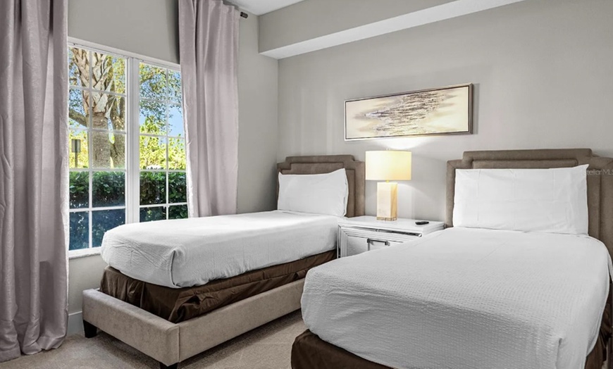 Image 38: Family Suites Hotel in Orlando near Theme Parks with Shuttle & Pool