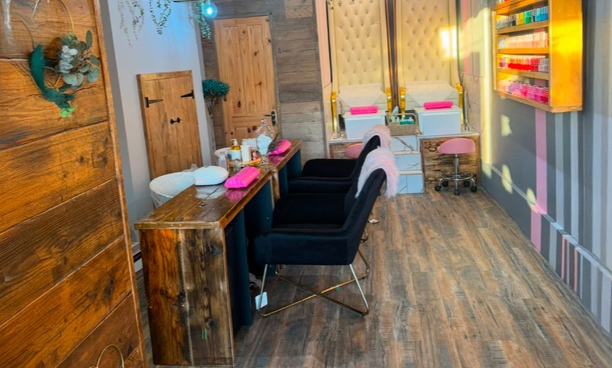 Image 2: Treat Your Toes: Experience One Pedicure With Gel Polish or No Polish