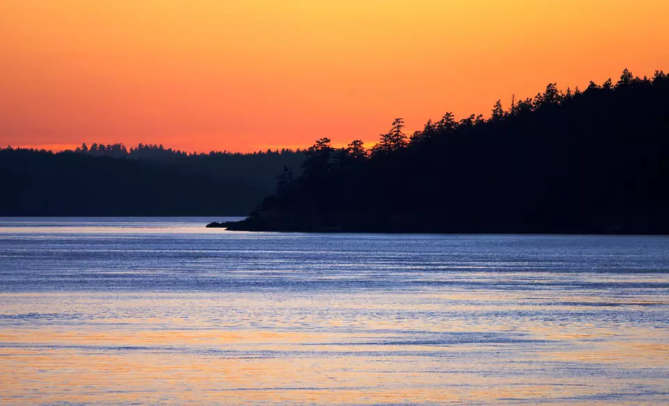 1- or 2-Night Stay with Sparkling Wine or $25 Dining Credit at Tucker House Inn in San Juan Island, WA - Second Medium