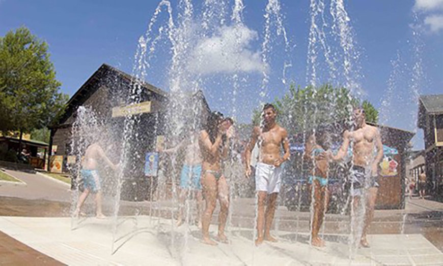 Image 20: Entrada al Western Water Park para todas las edades
