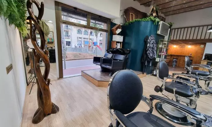 Sesión de peluquería con lavado, corte, secado y opciones de tinte