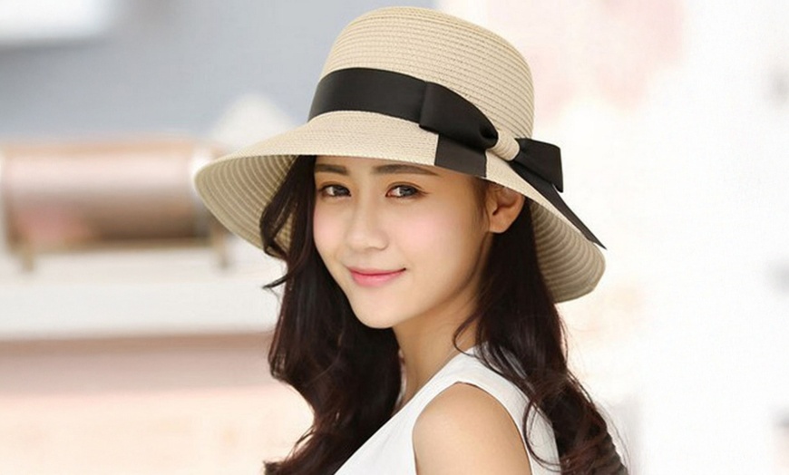 Image 4: Womens UPF50 Foldable Summer Straw Hat Wide Brim Fedora Sun Beach Hat