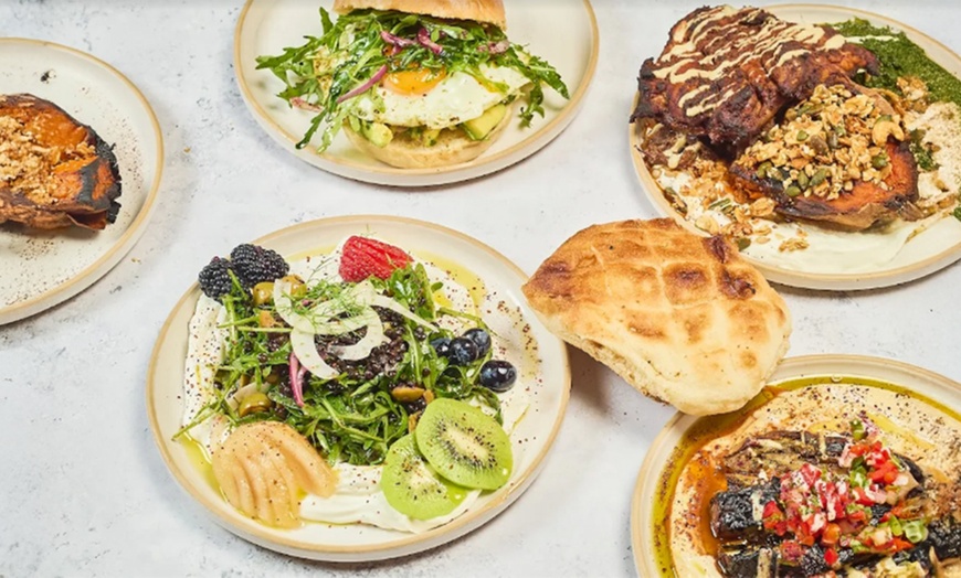 Image 6: Modern & voller Geschmack: 2-Gänge-Menü für 1, 2 oder 4 Personen