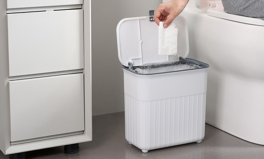 Image 3: Hanging Kitchen Trash Can with Space-Saving Design