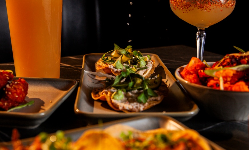 Image 4: Enjoy Irish-American Comfort Food to a Curated Vinyl Soundtrack