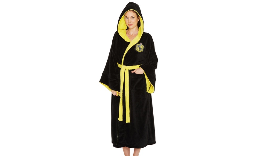 Image 5: Harry Potter Themed Bathrobe