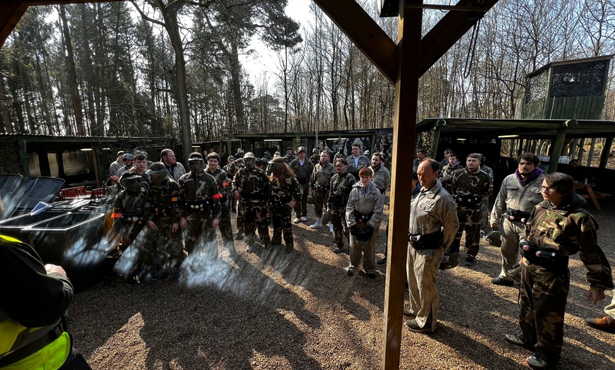 Image 3: Enjoy 3 Hour Paintball Session + 100 Paintballs For Up to Six People