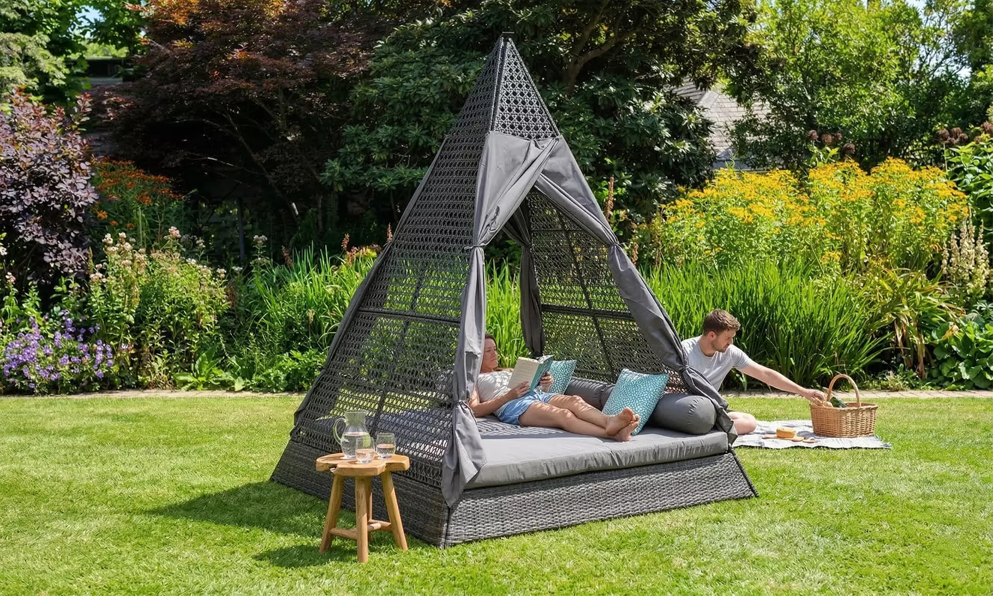 Signature Weave Toronto Outdoor Rattan Garden Day Bed with Curtains