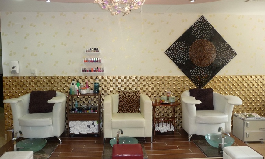 Image 2: Organic Facial & Mani-Pedi