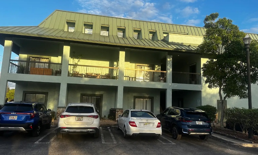 Image 4: Get Full Set Classic, Wet, or Volume Eyelash Extensions + Wax Options