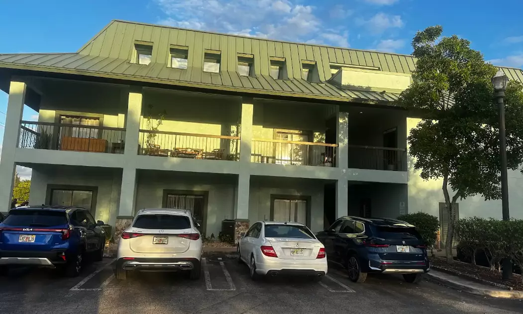 Get Full Set Classic, Wet, or Volume Eyelash Extensions + Wax Options